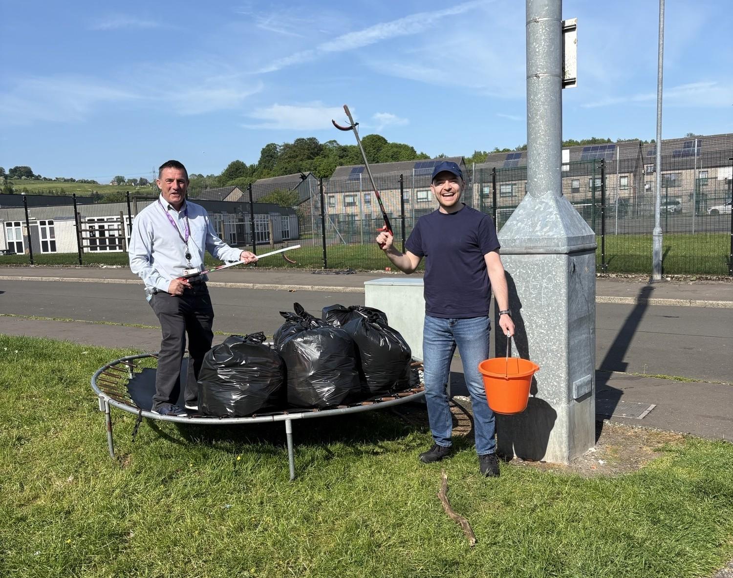 Litterpick Andy And Jordan